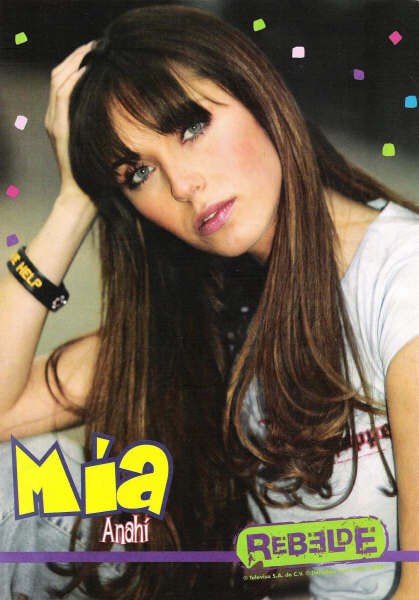 Mia Colucci y franjinha - foto povečava