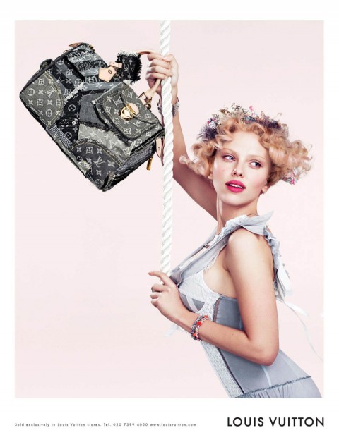 Scarlett Johansson - Louis Vuitton bags - foto