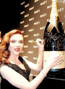 Scarlett Johansson - Möet & Chandon champagne - foto povečava