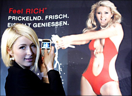 Paris Hilton - Rich Prosecco - foto