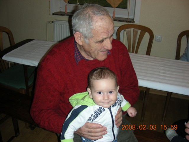 Ata in njegov najmlajši vnuk