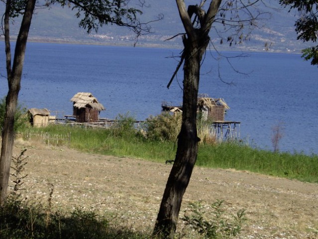 Makedonski mostiščarji na Prespanskem jezeru