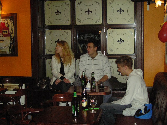 Naša Sanja v družbi.