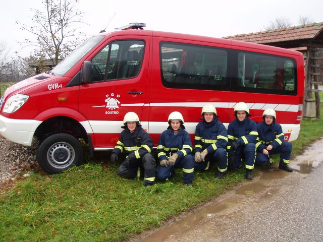 Novi gasilci in novo vozilo - foto