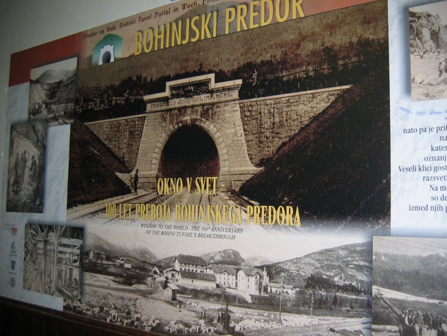 Plakat v čakalnici postaje Bohinjska Bistrica