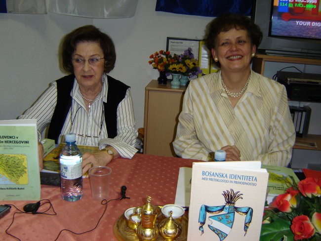 dr. Vera Kržišnik Bukić (desno) in Vera Adamič Papež (levo)