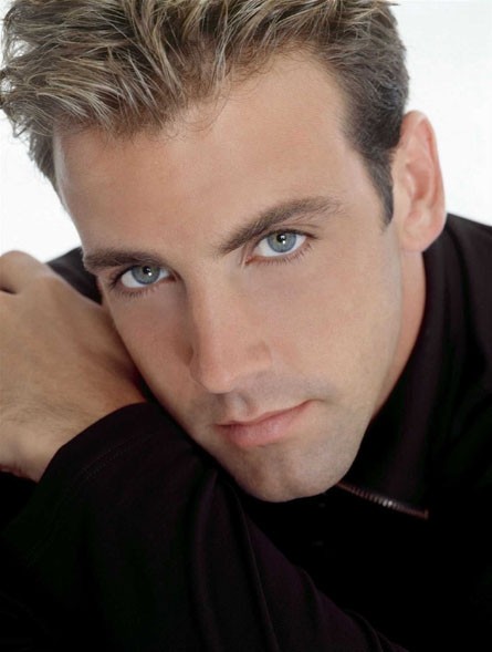 Carlos Ponce es Bruce - foto povečava