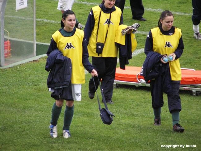 2006-04-27 - Nemcija - Slovenija (U-19 zenske - foto povečava