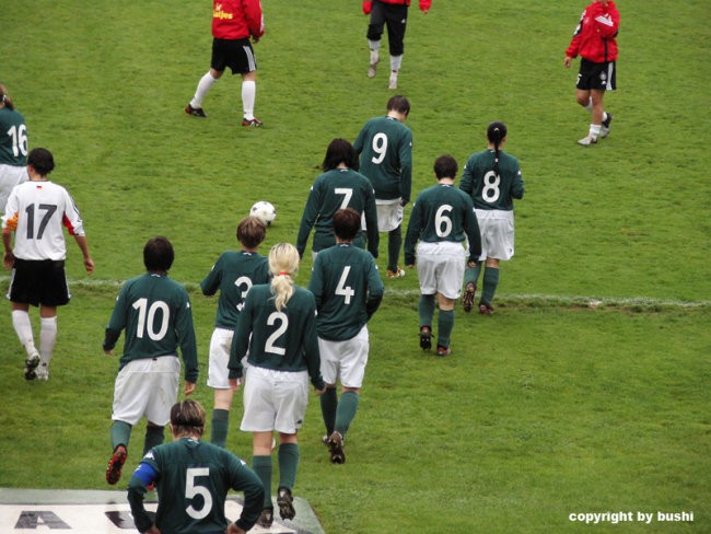 2006-04-27 - Nemcija - Slovenija (U-19 zenske - foto povečava