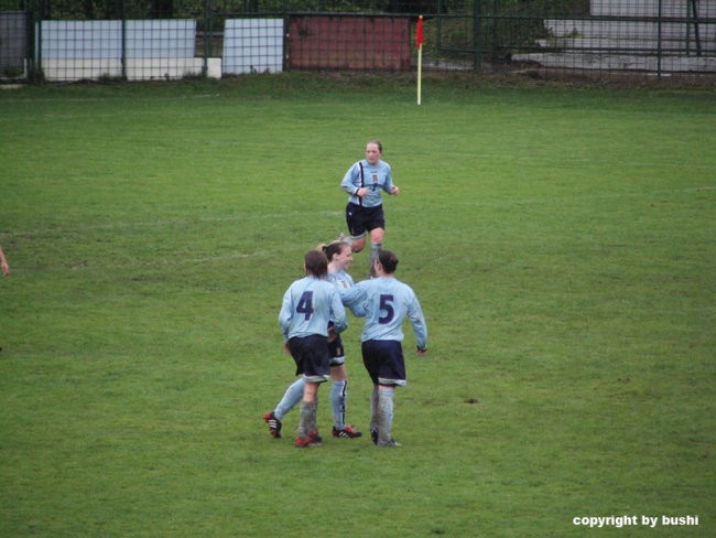 2006-04-29 - Slovenija - Skotska (U-19 zenske - foto povečava