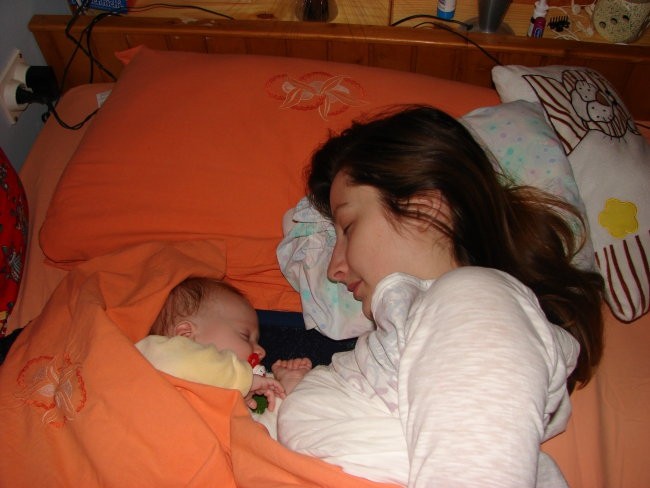 Tako počivava z mamico.