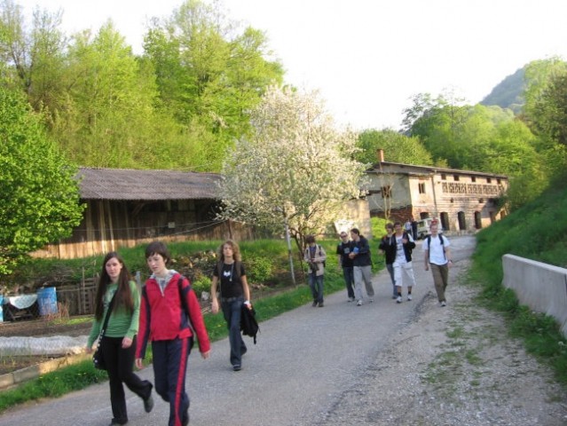 Najbogatejši zadaj