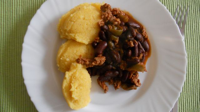 Pekoča ponev, polenta