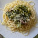 Špageti z brokolijem