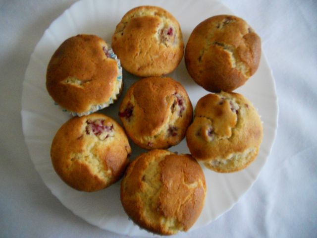 Muffini s sadjem in ricotto