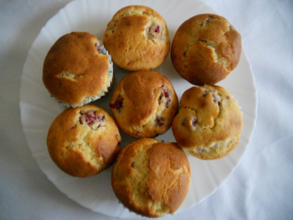 Muffini s sadjem in ricotto