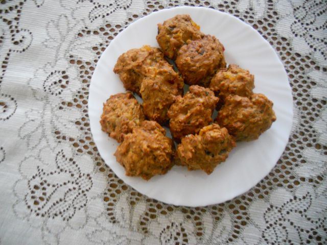 Cookies iz temno moko, oreščki, suhim sadjem in čokolado