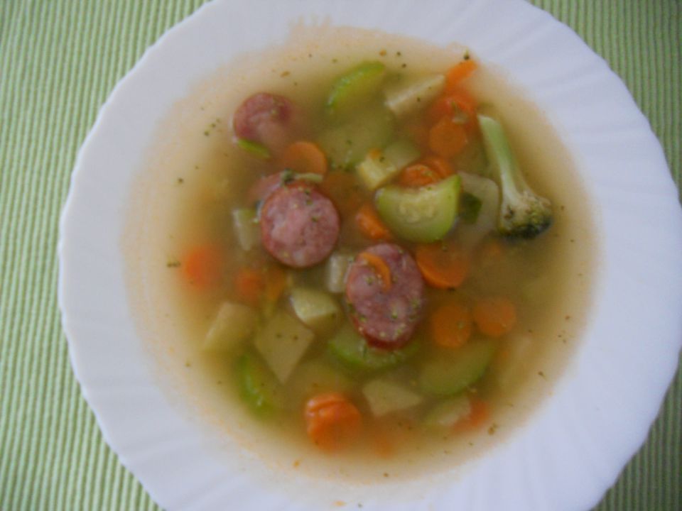 Zelenjavna juha s klobaso