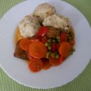 Pisana ponev z mesom, kruhove cmoke