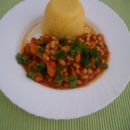 Piščanec s fižolom, polenta