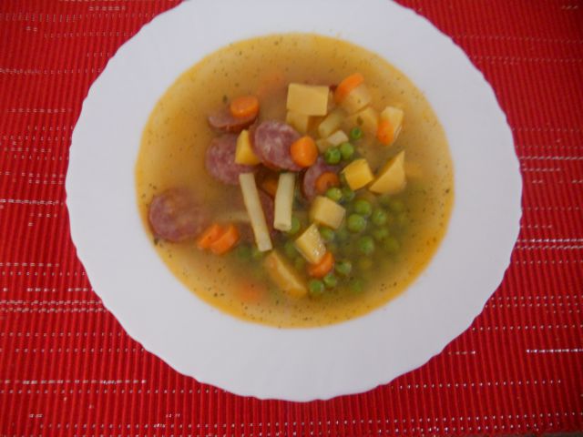 Zelenjavna juha z klobaso
