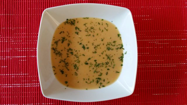 Kremna  koromačeva in korenčkova juha
