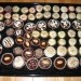 muffinčki, obliti s čokolado in okrašeni po navdihu 2007