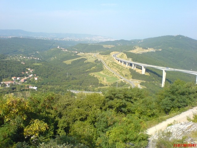 še en pogled na viadukt Črni kal