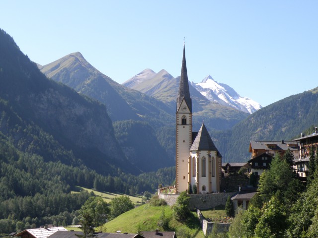 Heiligenblut (1291 m) z  Grossglocknerjem