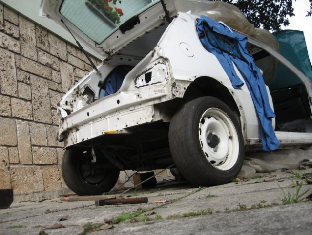 P 106 rallye varjenje karoserije - foto