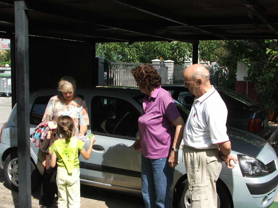 Lara for the first time in school - foto povečava