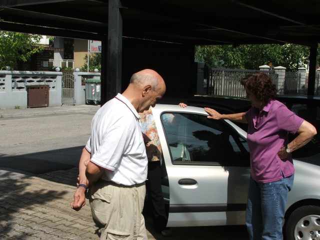 Lara for the first time in school - foto