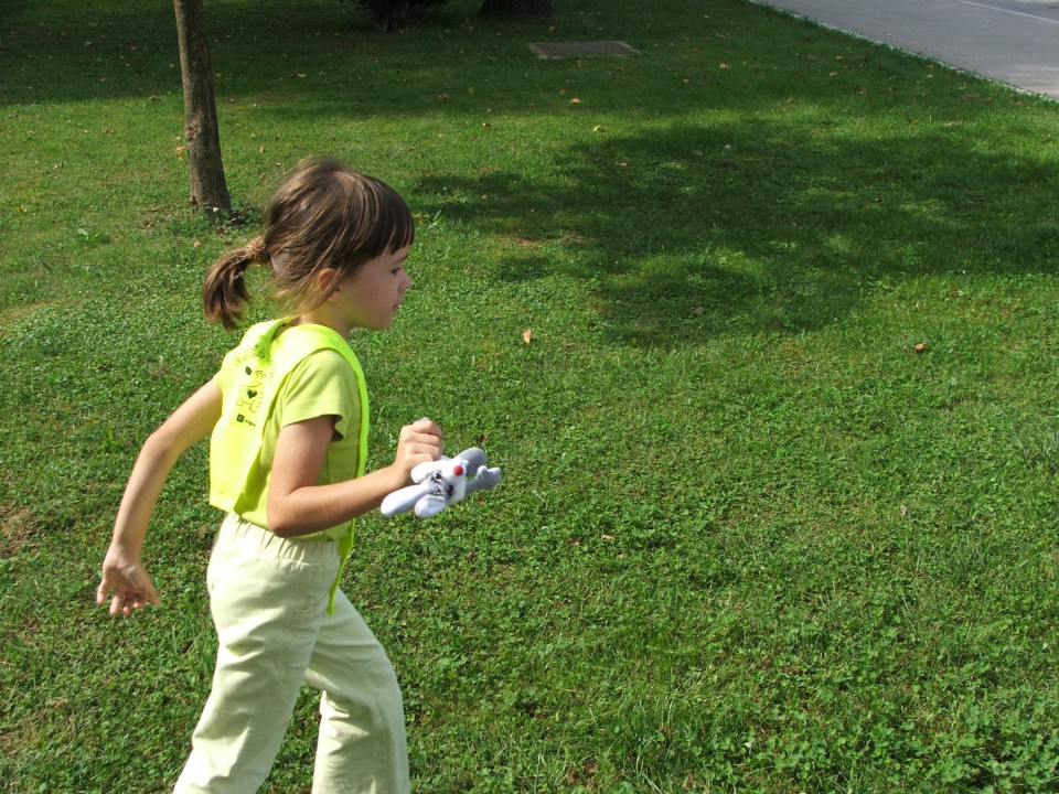 Lara for the first time in school - foto povečava