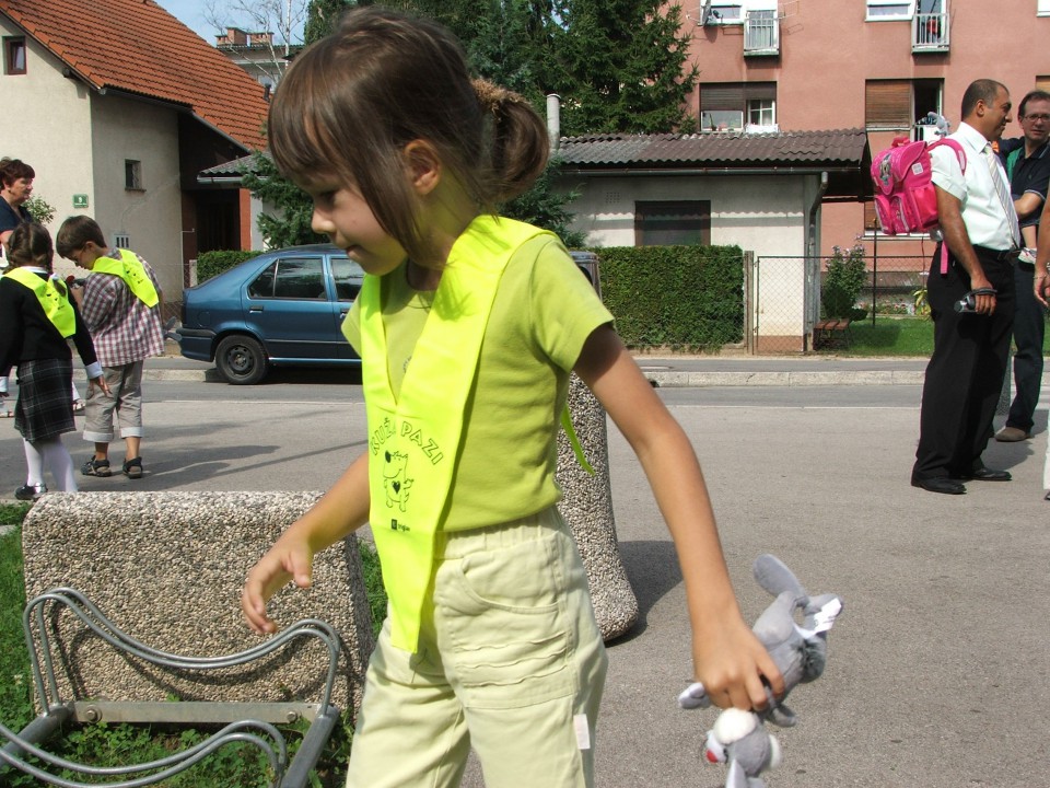 Lara for the first time in school - foto povečava