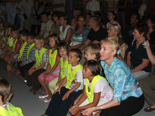 Lara for the first time in school - foto