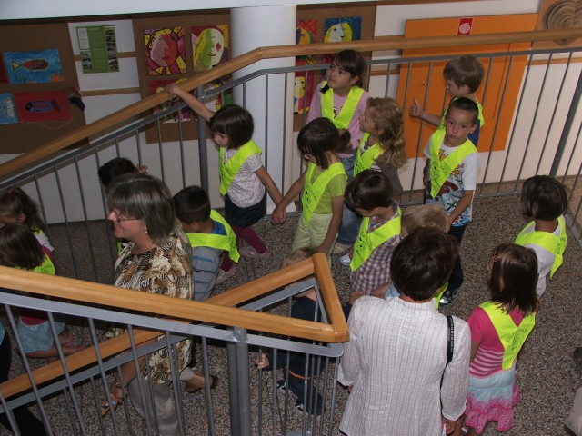 Lara for the first time in school - foto