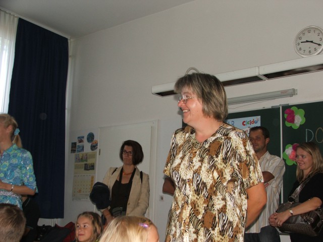 Lara for the first time in school - foto