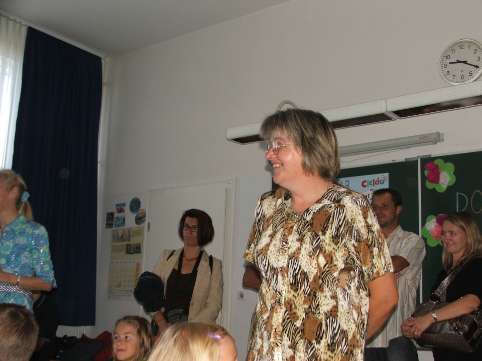 Lara for the first time in school - foto povečava