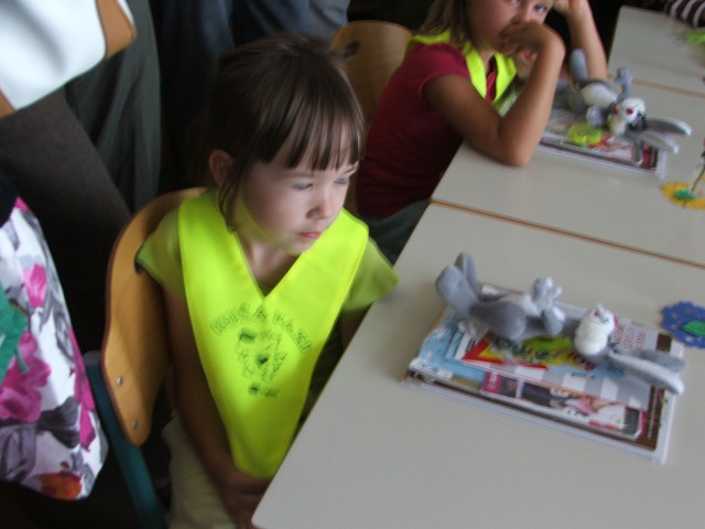 Lara for the first time in school - foto