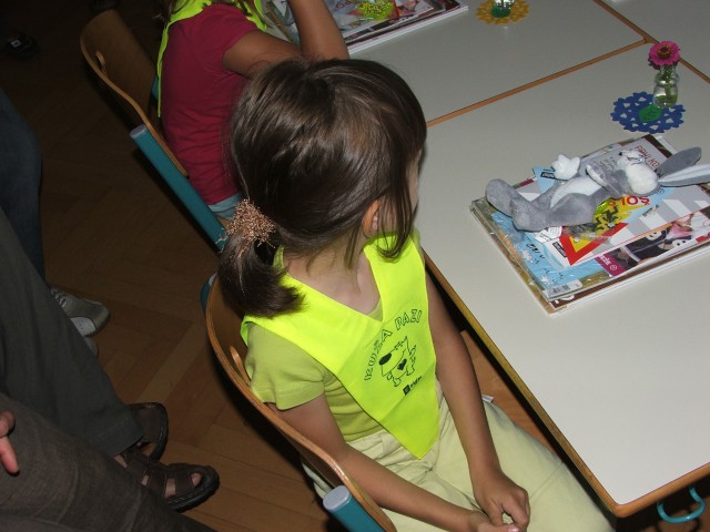 Lara for the first time in school - foto