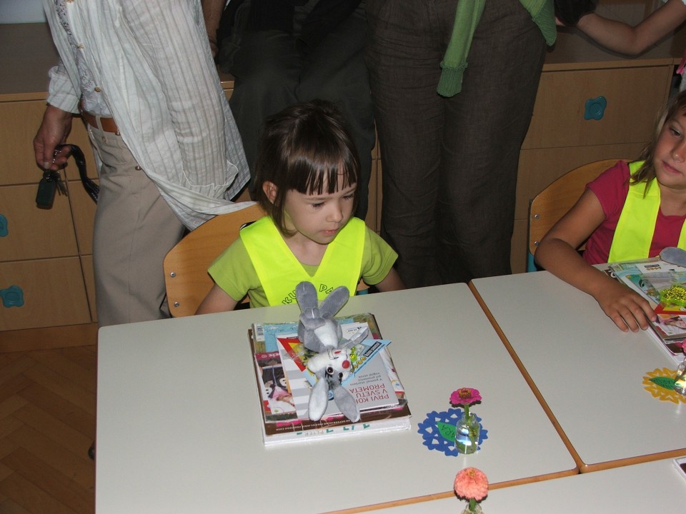 Lara for the first time in school - foto povečava