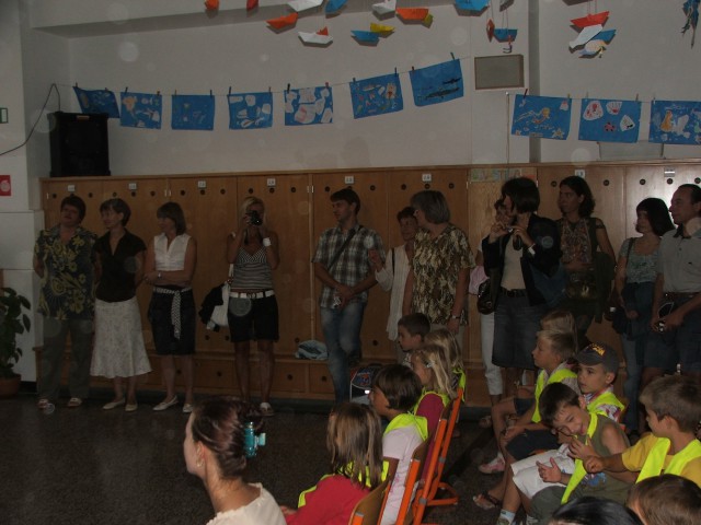 Lara for the first time in school - foto