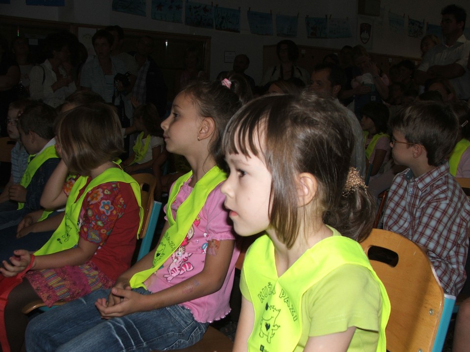 Lara for the first time in school - foto povečava