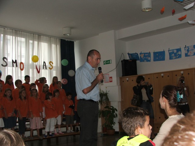 Lara for the first time in school - foto