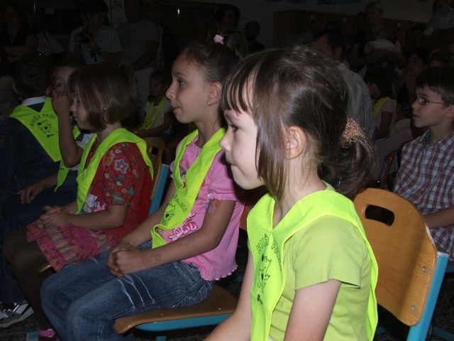 Lara for the first time in school - foto