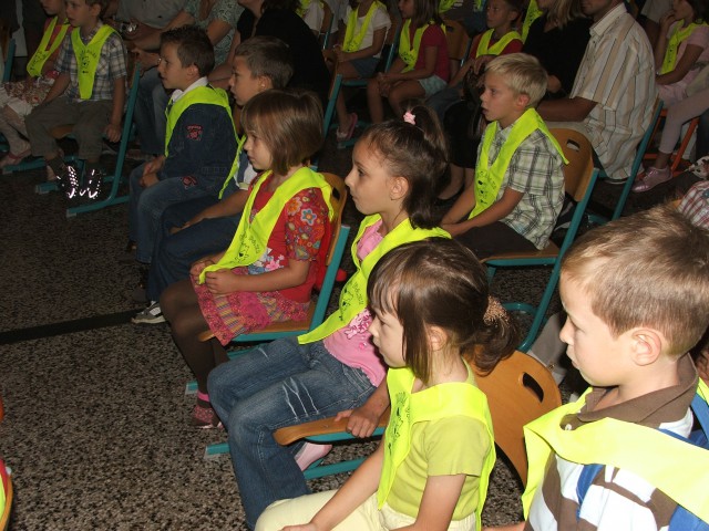 Lara for the first time in school - foto