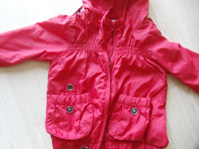 Zara jakna, zelo lepe rdeče barve, št.98
