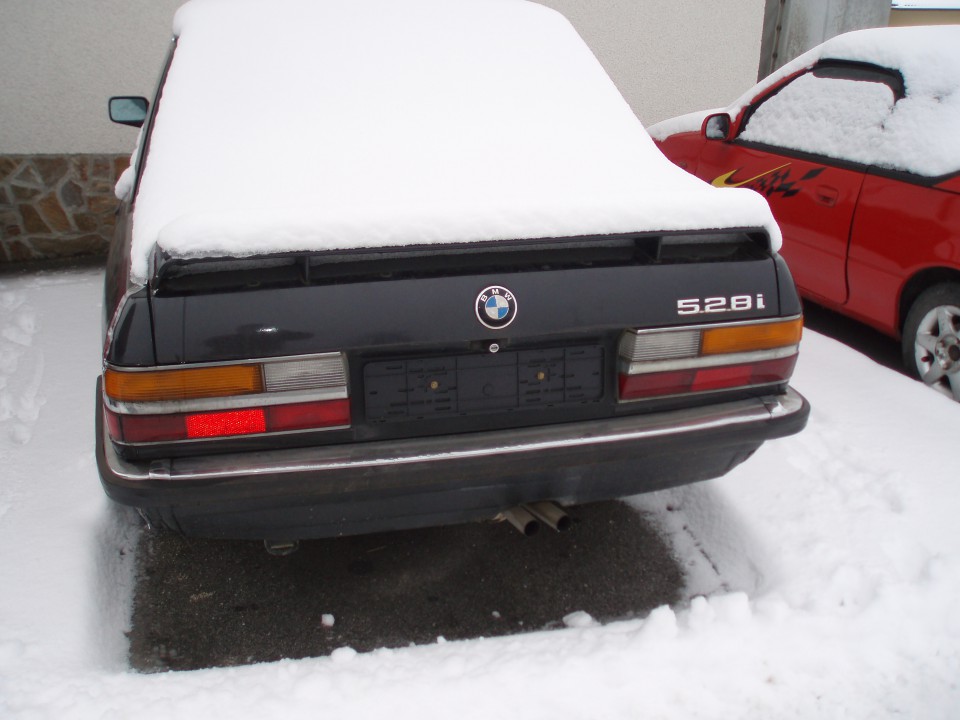 BMW E28 528i - foto povečava