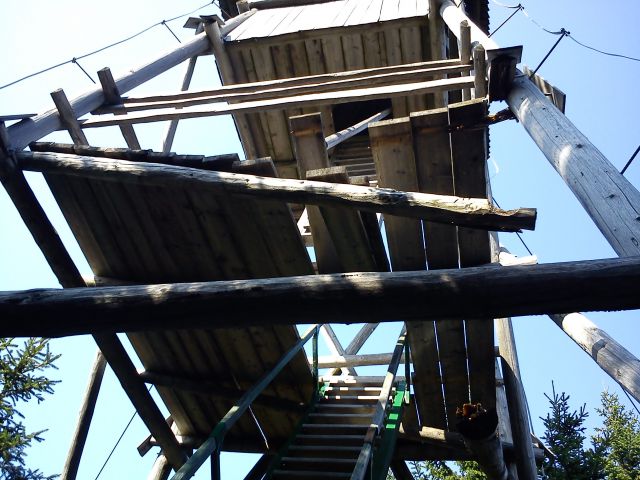 Razpadajoči stolp na Boskovcu