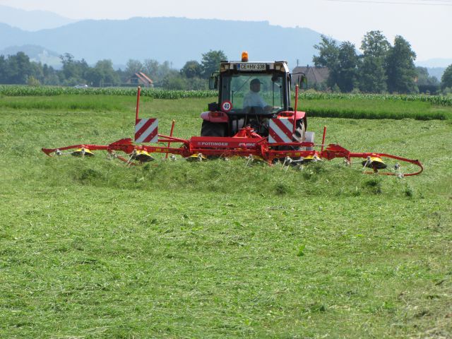 Demo_Steyr_Pöttinger - foto